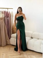 RAQUEL- zielona satynowa sukienka ze zdobieniem