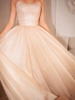 VICTORIA midi- biała, brokatowa SZYCIE NA MIARĘ